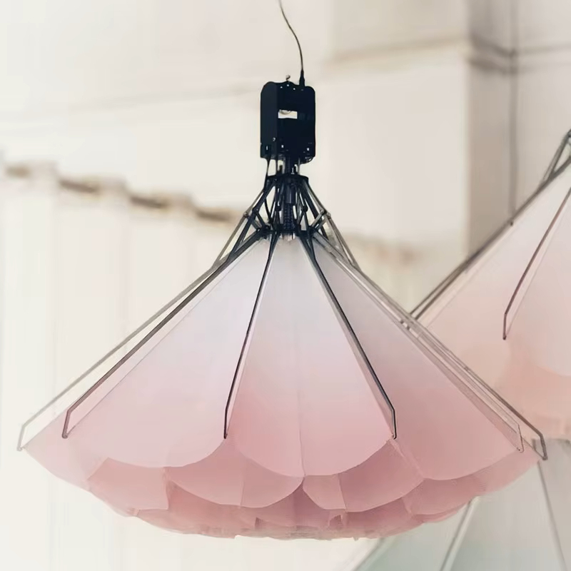 Подвесная люстра Silken Bloom В D120 с механизмом раскрытия с плафоном в форме цветка от Vinsa Подвесная люстра Silken Bloom В D120 с механизмом раскрытия с плафоном в форме цветка от Vinsa