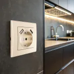 Комплект розетки с заземлением, шторками, рамкой однопостовой + 2 USB Arte Milano SET06-1-47-1 shampan от ImperiumLoft