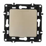 Розетка с заземлением, шторками и защитной крышкой, 16A 250V 217.41-1.shampan от ImperiumLoft