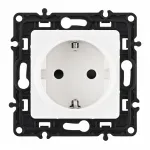 Розетка с заземлением и шторками, 16A 250V 217.40-1.white от ImperiumLoft