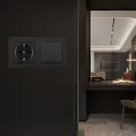 Выключатель одноклавишный с розеткой, заземлением, шторками Arte Milano SET06-2-30-1-40-1 black от ImperiumLoft