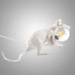 Настольная лампа Mouse Lying White с оригинальным оформлением в виде милой мышки от ImperiumLoft