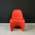 Стул Panton Red изогнутой формы от LaLume