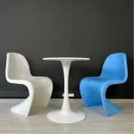 Стул Panton Blue изогнутой формы от LaLume 