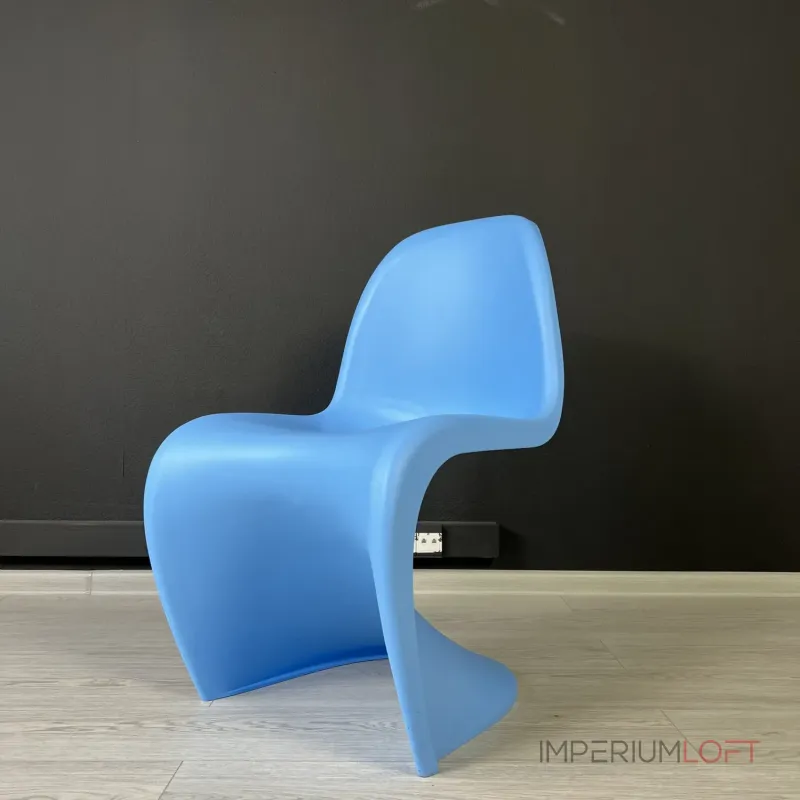 Стул Panton Blue изогнутой формы от LaLume Стул Panton Blue изогнутой формы от LaLume