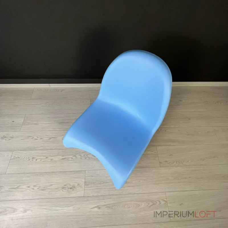 Стул Panton Blue изогнутой формы от LaLume Стул Panton Blue изогнутой формы от LaLume
