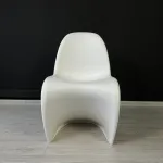 Стул Panton White изогнутой формы от LaLume 