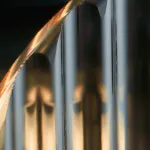 Серия светодиодных люстр с дисковидными рассеивателями из рельефного стекла разного размера на кольцевом каркасе RUTGER R D80 Black от ImperiumLoft