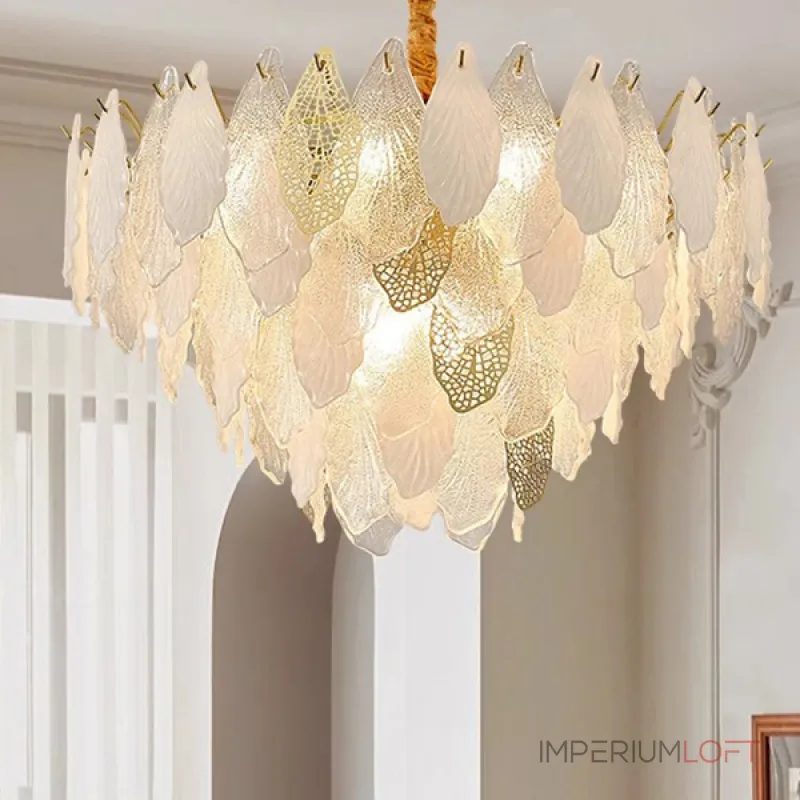 Серия люстр с многоярусным абажуром из подвесок в виде листьев из стекла, металла и керамики OLEANDER от ImperiumLoft