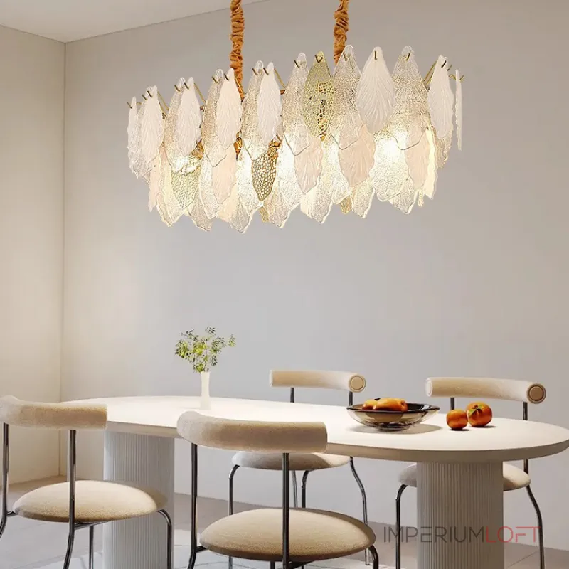 Серия люстр с многоярусным абажуром из подвесок в виде листьев из стекла, металла и керамики OLEANDER от ImperiumLoft