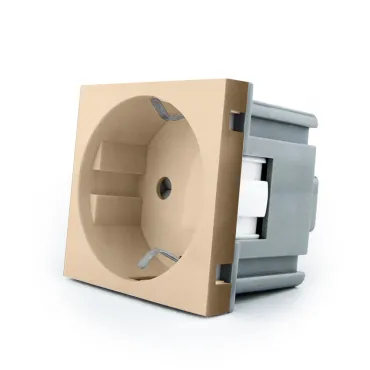 Золотая электрическая розетка Золотая электрическая розетка