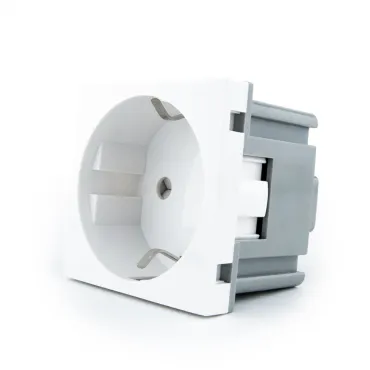 Белая электрическая розетка Белая электрическая розетка