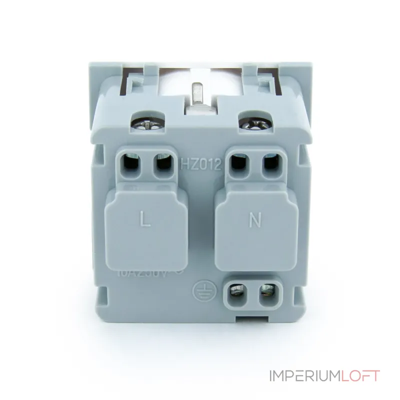 Белая электрическая розетка от ImperiumLoft Белая электрическая розетка от ImperiumLoft