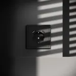 Розетка встраиваемая S70 с заземлением и защитными шторками 16А с USB A+С (черный матовый Voltum VLS040508