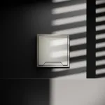 Розетка встраиваемая S70 с заземлением защитными шторками и крышкой 16А (шелк) Voltum VLS040304