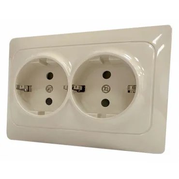 Розетка двойная с заземлением и со шторкой Gusi Electric BRAVO С10Р6-003