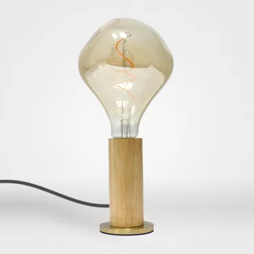 Минималистичный настольный светильник SCANDI