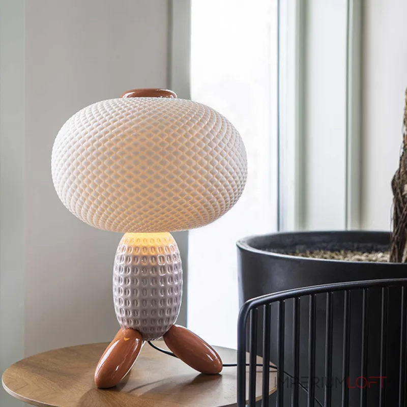 Уникальная настольная лампа ALISA TAB PINK в современном дизайне от ImperiumLoft Уникальная настольная лампа ALISA TAB PINK в современном дизайне от ImperiumLoft