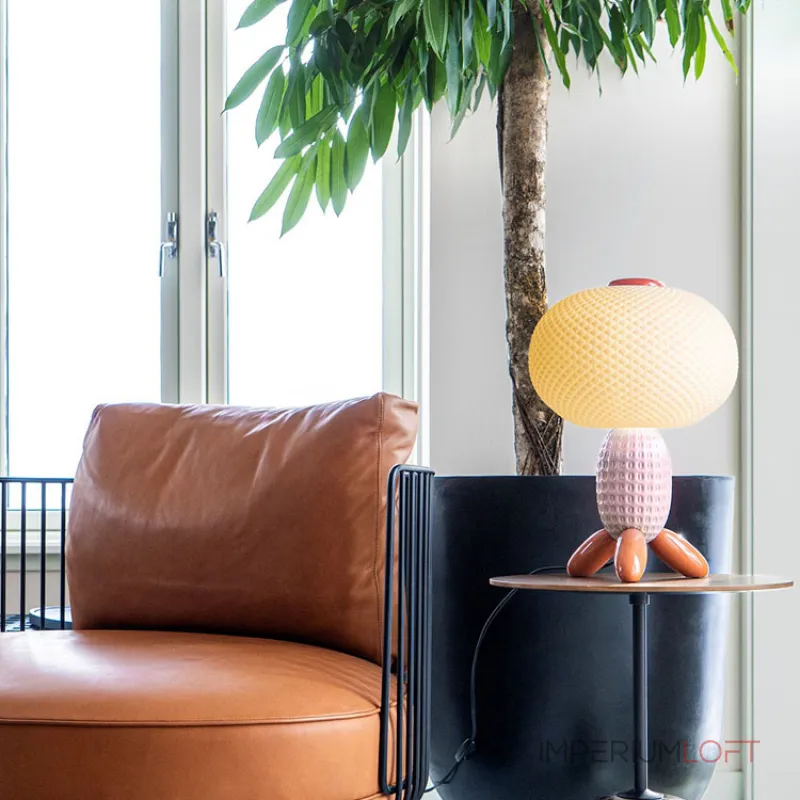 Уникальная настольная лампа ALISA TAB PINK в современном дизайне от ImperiumLoft Уникальная настольная лампа ALISA TAB PINK в современном дизайне от ImperiumLoft