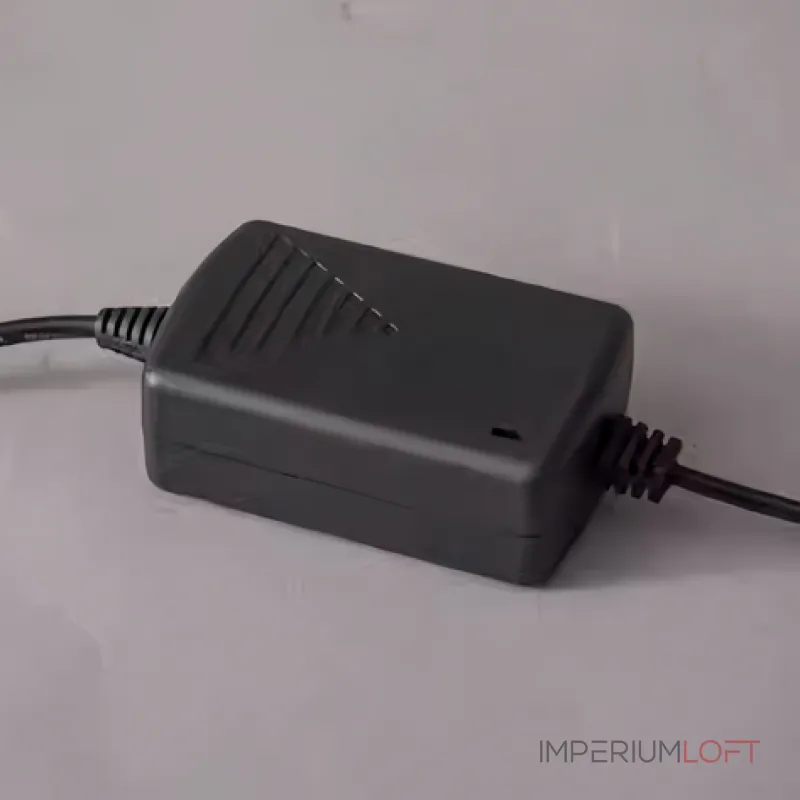 Уникальная настольная лампа ADLAUG TAB BRASS в современном дизайне от ImperiumLoft