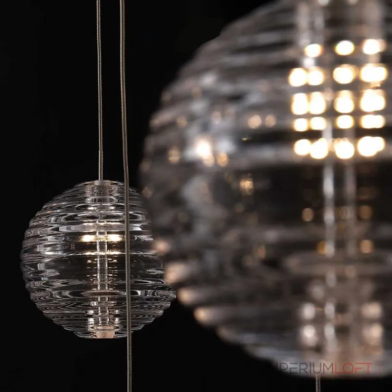 Каскадный светильник с комбинацией из 30-ти стеклянных подвесов в форме призм и сфер с концентрическим рельефом STYRK COMBO от ImperiumLoft