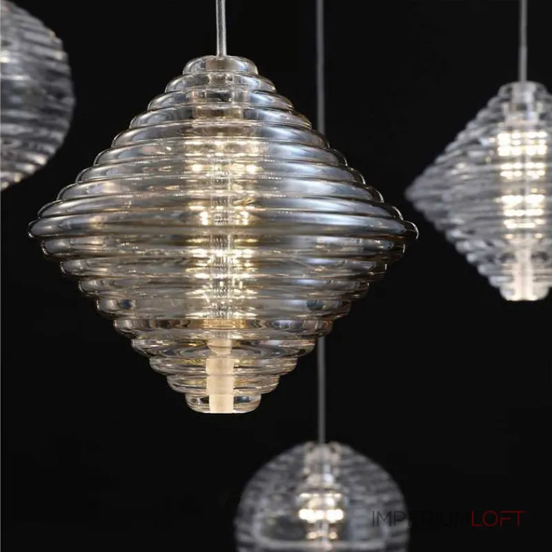 Каскадный светильник с комбинацией из 30-ти стеклянных подвесов в форме призм и сфер с концентрическим рельефом STYRK COMBO от ImperiumLoft