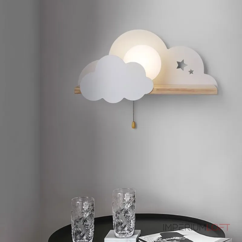 Настенный светильник с белым шарообразным плафоном на деревянной полочке с декоративными облаками Бра CUTE PINK от ImperiumLoft