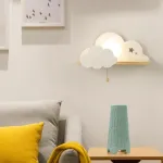 Настенный светильник с белым шарообразным плафоном на деревянной полочке с декоративными облаками Бра CUTE WHITE от ImperiumLoft