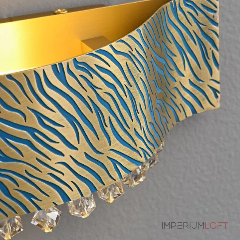 Настенный светильник с декором из хрустальных ограненных подвесок на латунном ободе с рельефным «хищным» узором Бра TIGER WALL L от ImperiumLoft Настенный светильник с декором из хрустальных ограненных подвесок на латунном ободе с рельефным «хищным» узором Бра TIGER WALL L от ImperiumLoft