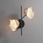 Настенный светильник с оригинальными рассеивателями в виде стилизованных бабочек из фигурного цветного стекла AUBREY WALL S от ImperiumLoft