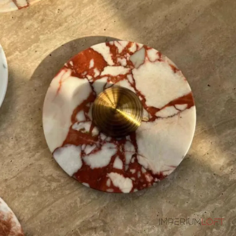 Светодиодный настенный светильник с дисковидным рассеивателем из цветного мрамора с контрастной текстурой Бра TERKEL RED L от ImperiumLoft