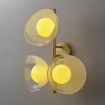 Настенный cветильник с кремово-желтыми шарообразными плафонами внутри стеклянных купольных рассеивателей разной фактуры ROMANUS WALL L от ImperiumLoft
