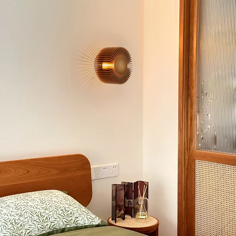 Настенный светодиодный cветильник в виде цилиндра с радиально расположенными пластинами SMED GOLD 3000 от ImperiumLoft