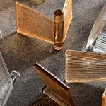 Реечный светильник с оригинальными рассеивателями в виде стилизованных бабочек из фигурного цветного стекла  DEXTER LONG L95 AMBER от ImperiumLoft