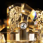 Реечный светодиодный светильник с рассеивателями в виде хрустальных плашек оригинальной формы ILIAS LONG L120 от ImperiumLoft