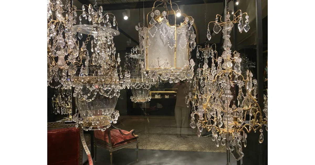 От лучин до умного света: как менялось освещение в Москве