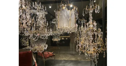 От лучин до умного света: как менялось освещение в Москве