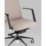 Кресло руководителя Arrow светло-серый Stool Group УТ000038537 от ImperiumLoft