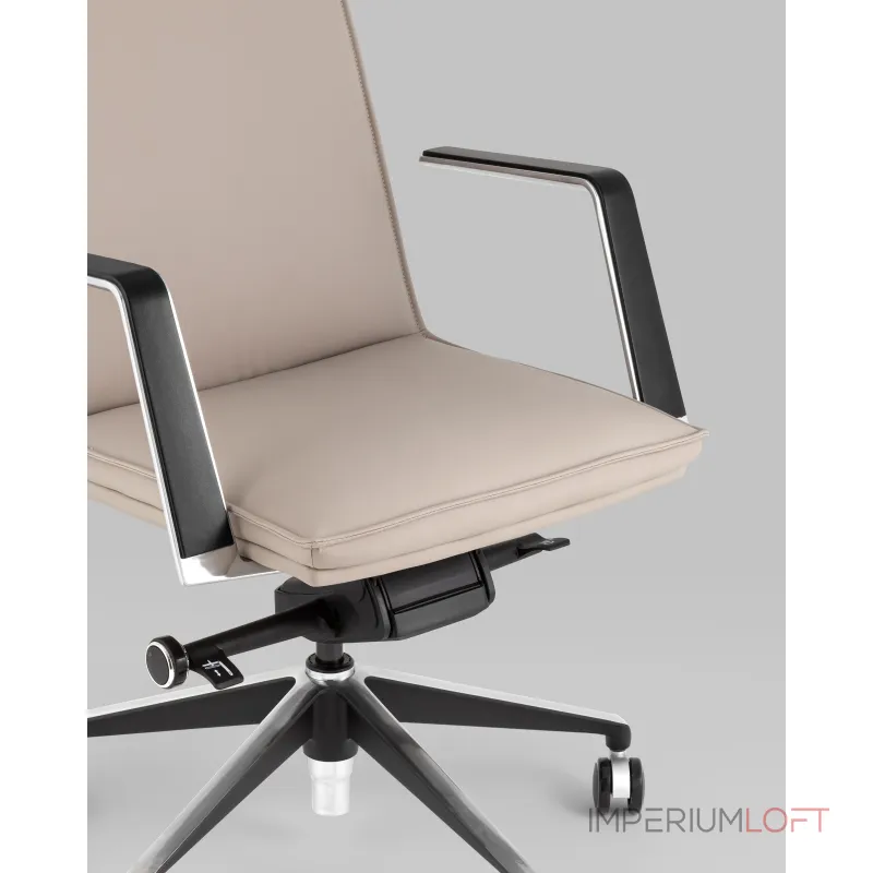 Кресло руководителя Arrow светло-серый Stool Group УТ000038537 от ImperiumLoft