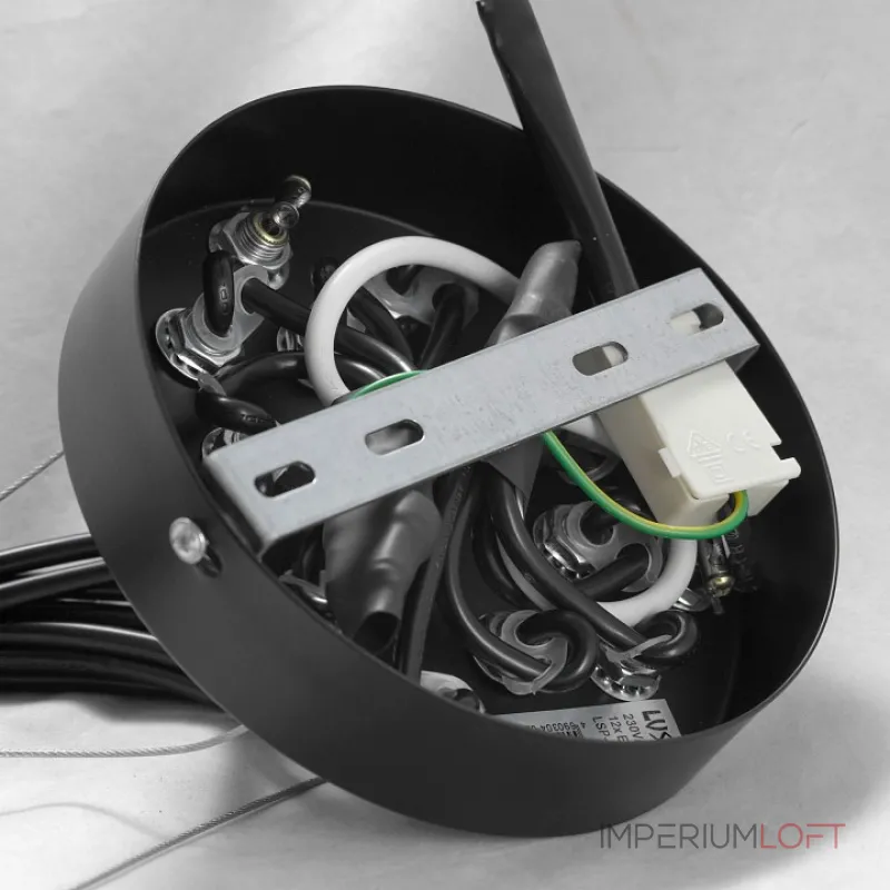 Подвесная люстра Lussole Seneca GRLSP-8177 Подвесная люстра Lussole Seneca GRLSP-8177