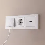 Розетка с заземлением и шторками, без рамки Werkel белый W1171101 от ImperiumLoft