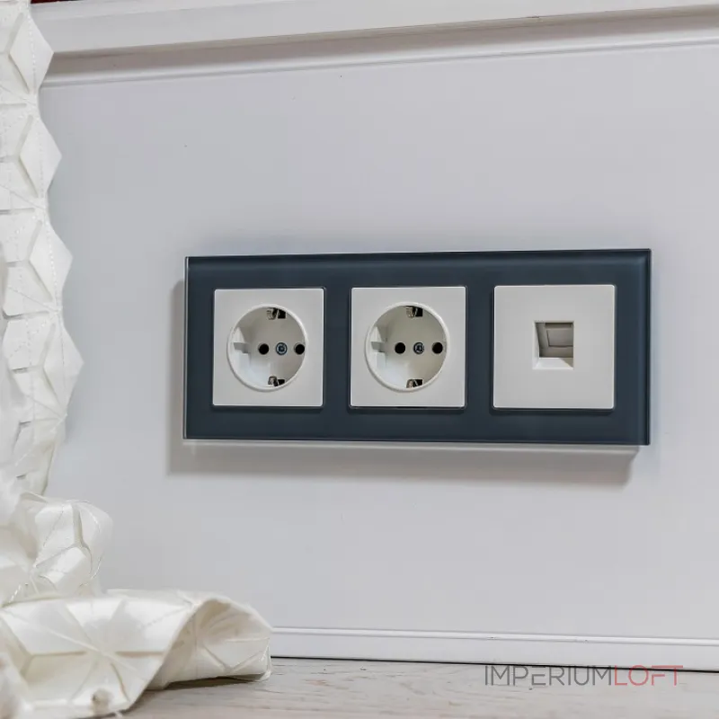 Розетка с заземлением и шторками, без рамки Werkel белый W1171101 от ImperiumLoft