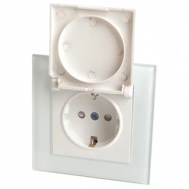 Розетка влагозащищенная с заземлением и шторками Feron Saffit Катрин 39245