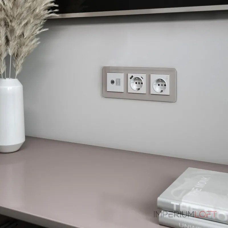 Рамка на 3 поста Werkel Elite (дымчатый, стекло) W0032417 от ImperiumLoft Рамка на 3 поста Werkel Elite (дымчатый, стекло) W0032417 от ImperiumLoft