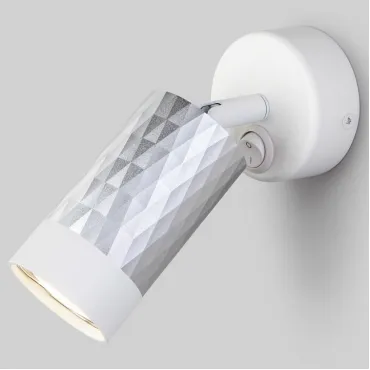 Настенный светильник с металлическим плафоном 20088/1 белый / серебро