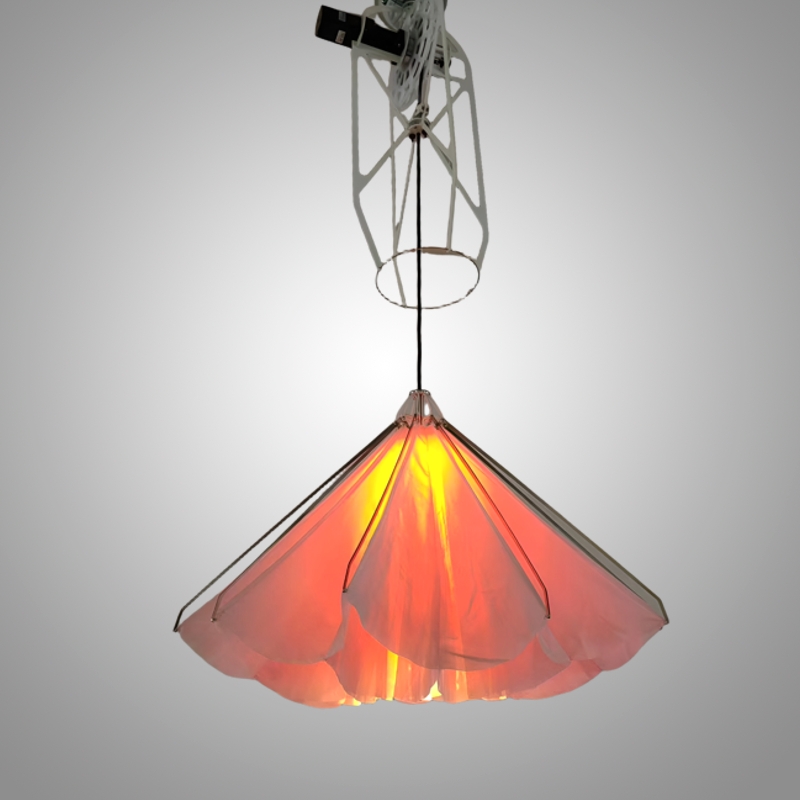 Подвесная люстра Silken Bloom C D150 с механизмом раскрытия и подъёма с плафоном в форме цветка от Vinsa Подвесная люстра Silken Bloom C D150 с механизмом раскрытия и подъёма с плафоном в форме цветка от Vinsa