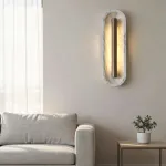 Настенный светильник Stone Embrace B с плафоном из мрамора от VINSA