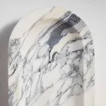 Настенный светильник Stone Embrace A с плафоном из мрамора от VINSA