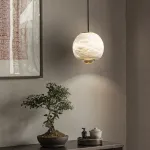 Подвесной светильник HENNEKE MARBLE Cloud Marble A с шарообразным плафоном из натурального мрамора от ImperiumLoft