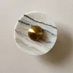 Настенный светильник Silence Stone D20 Gold с мраморным плафоном от VINSA